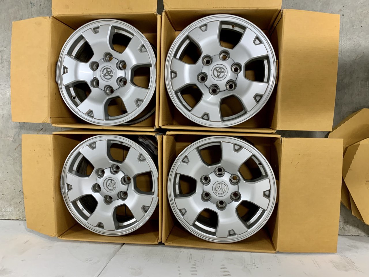 Toyota 6 lug 16" wheels World