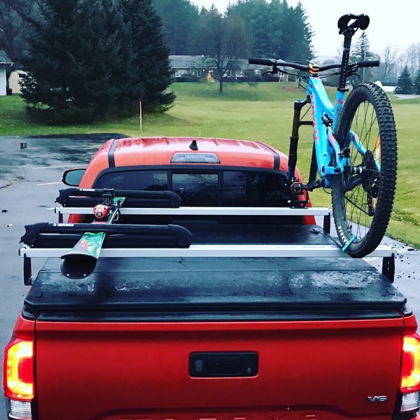 tailgate pad with tonneau cover