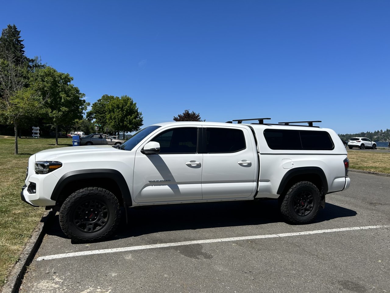 Toyota camper shell-Snugtop Rebel