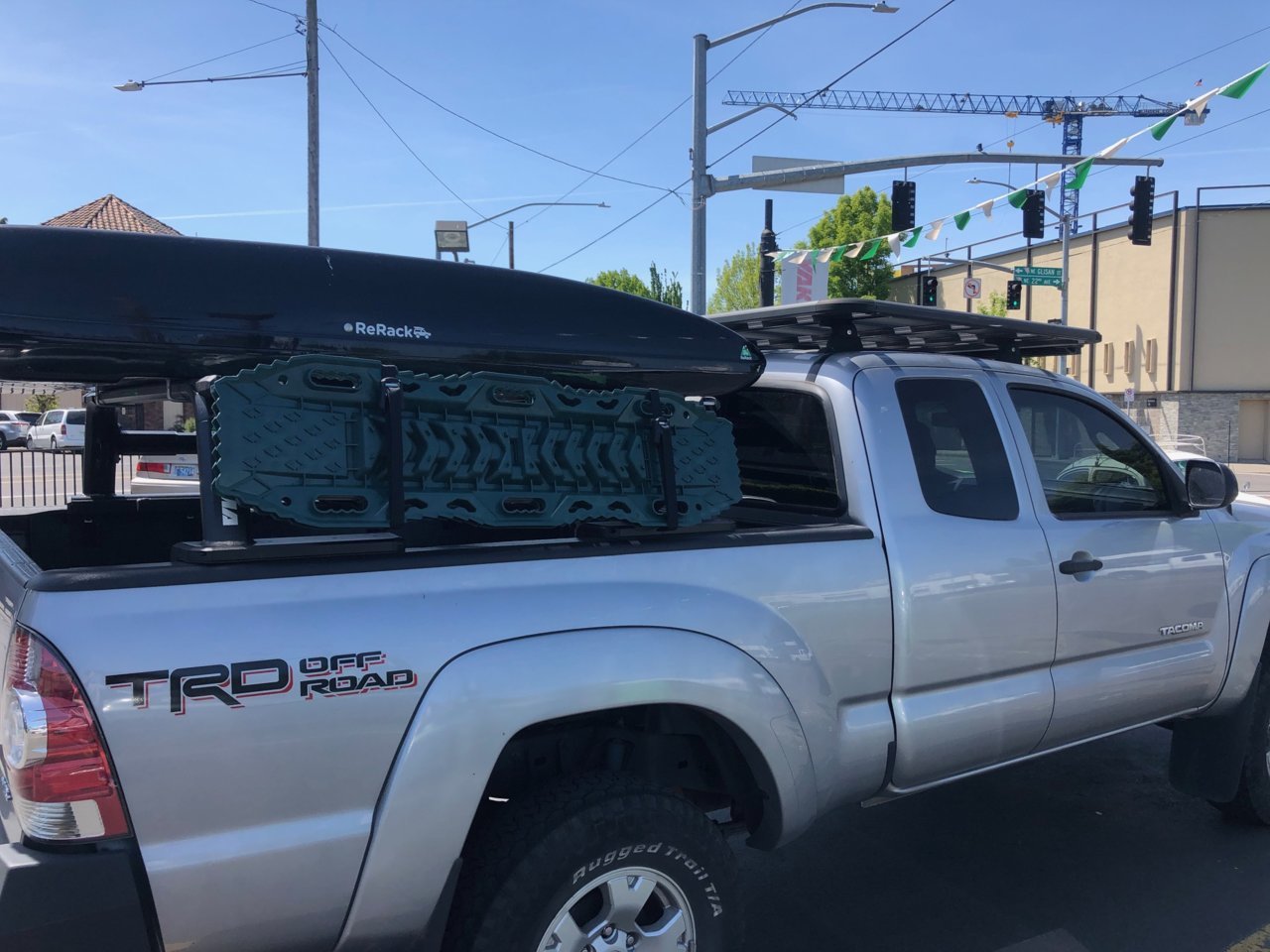 Yakima outpost hd discount tacoma