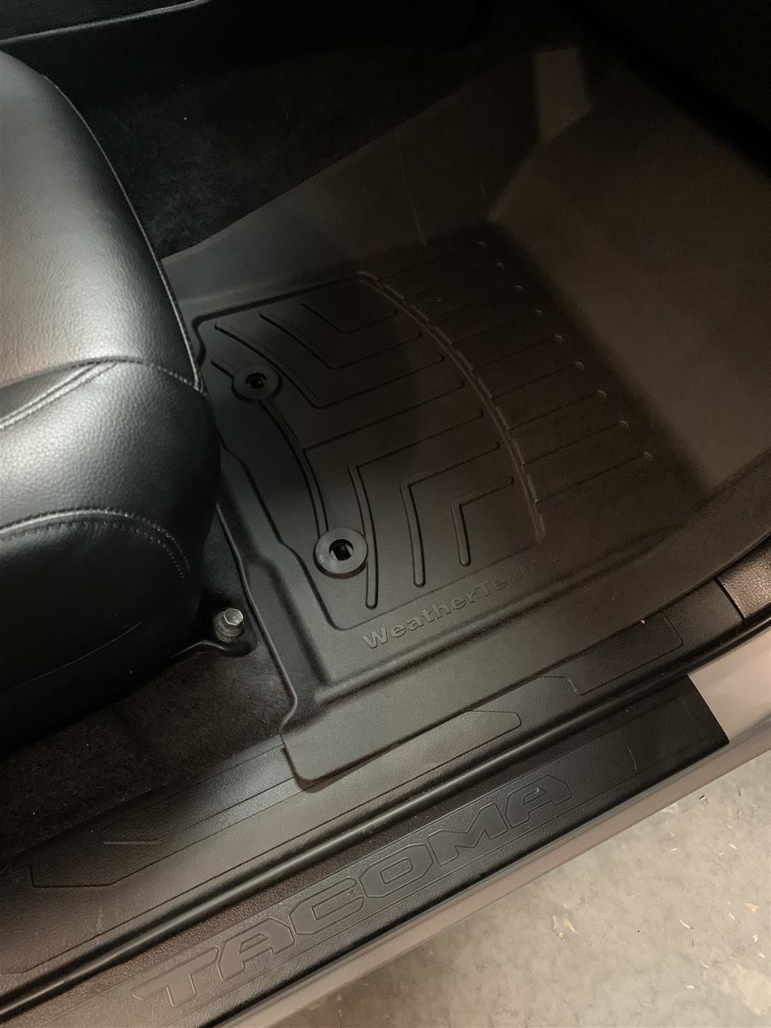 Can you spray paint WeatherTech floor mats?