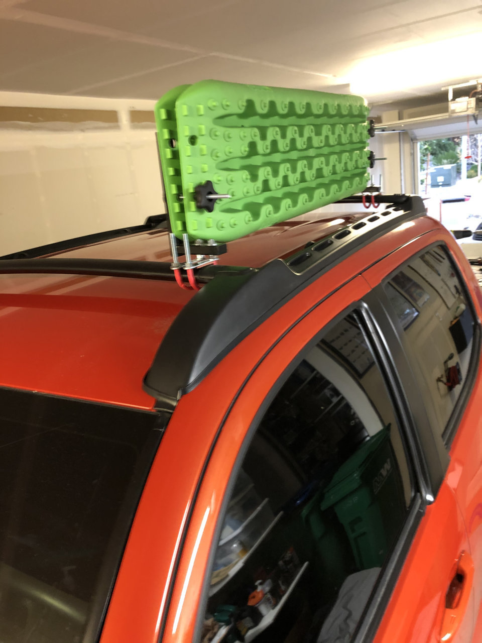 Recovery board discount roof rack mount