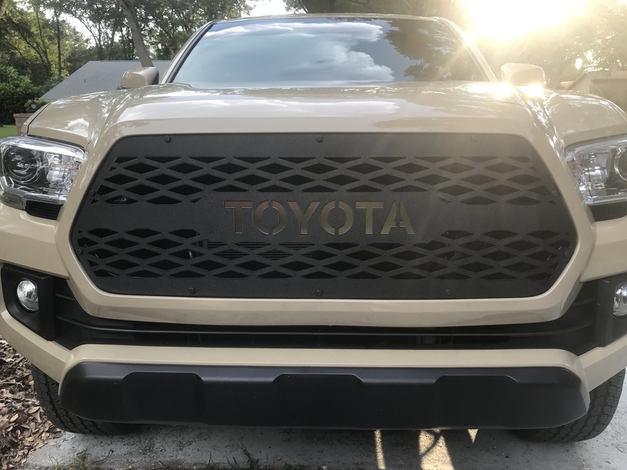 2017 Toyota Tacoma Black Grill