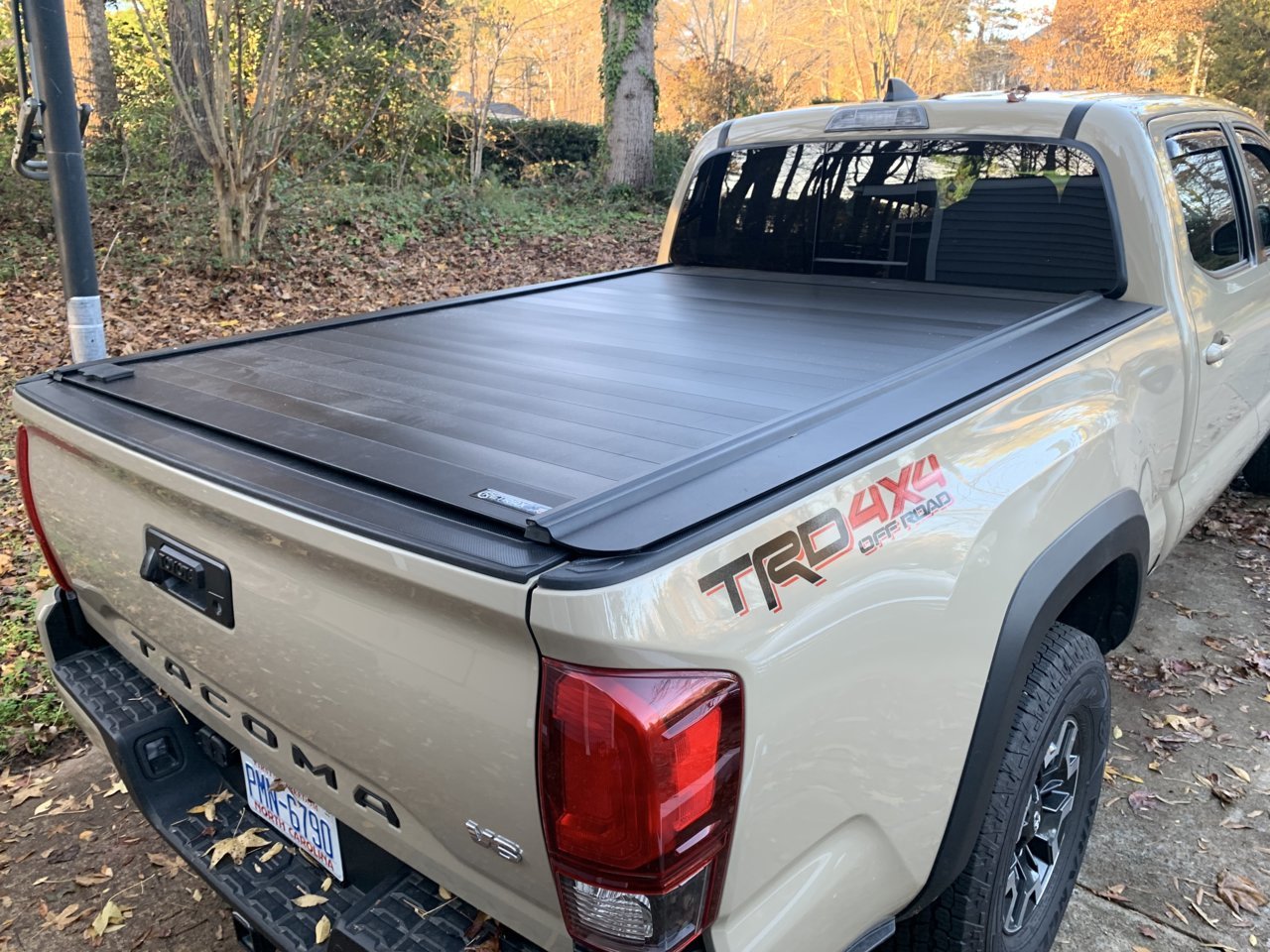 Like New 2015-2020+ Toyota Tacoma RetraxPro Retractable Tonneau Cover 6 ...