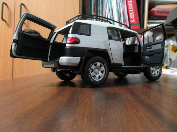 FJ Cruiser AutoArt 1:18 Die Cast Model | Tacoma World