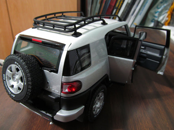 FJ Cruiser AutoArt 1:18 Die Cast Model | Tacoma World