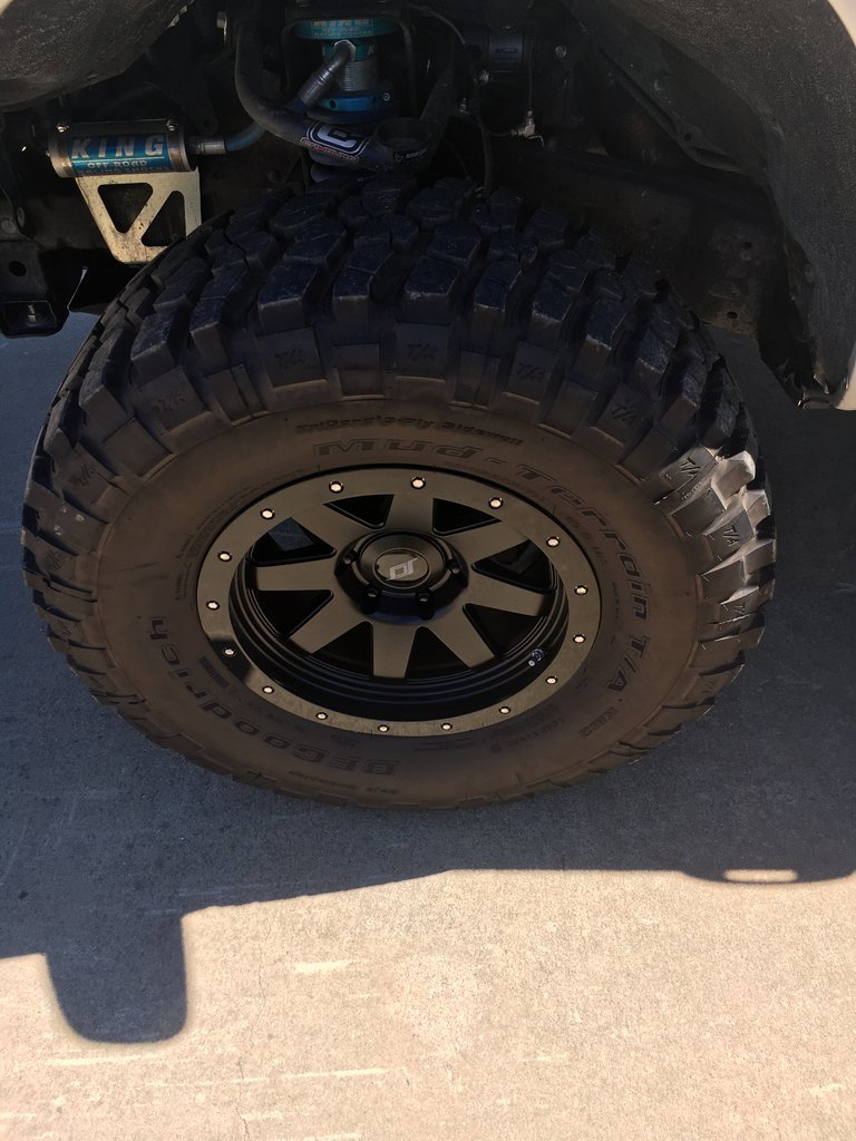 35x12.5x17 BFG KM2 on SCS SR8 | Tacoma World