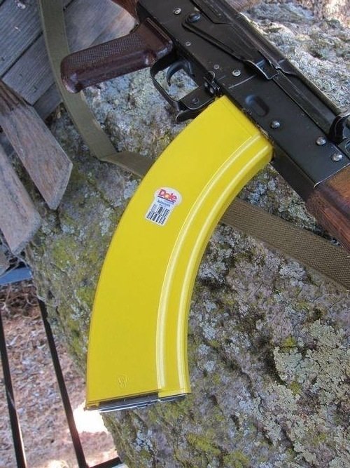 I want to paint one of my ak mags yellow like this so it looks like a banan...