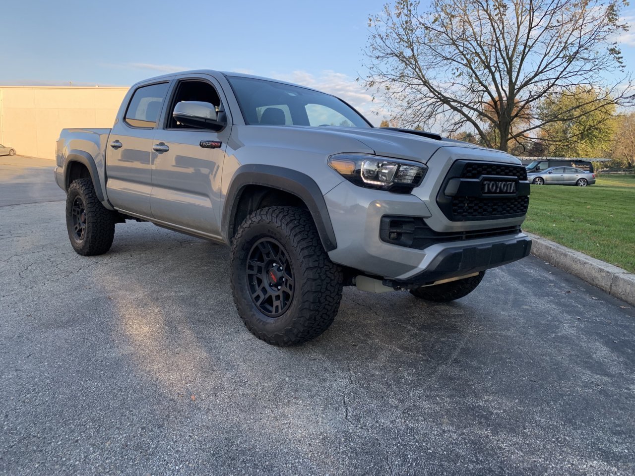 Mounted 285 70-17 Ko2 On T4r Pro Wheels On Stock Trd Pro 