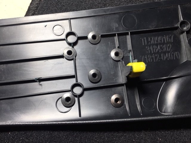 Install-pistol-magazine-pouch-on-3gen-tacoma-driver-seat-09.jpg