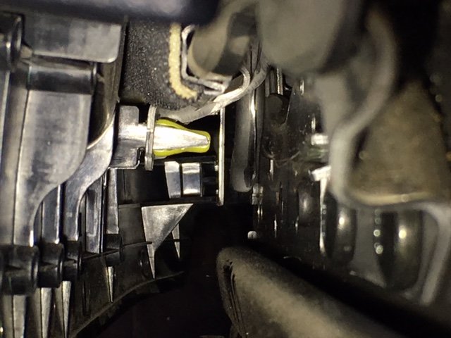 Install-pistol-magazine-pouch-on-3gen-tacoma-driver-seat-13.jpg