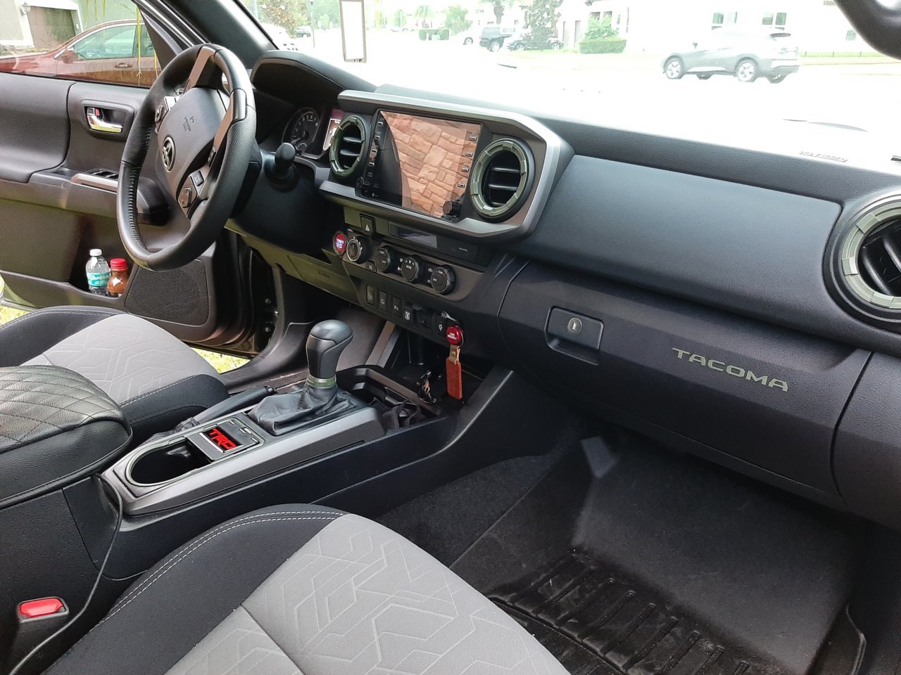 Interior 3.jpg
