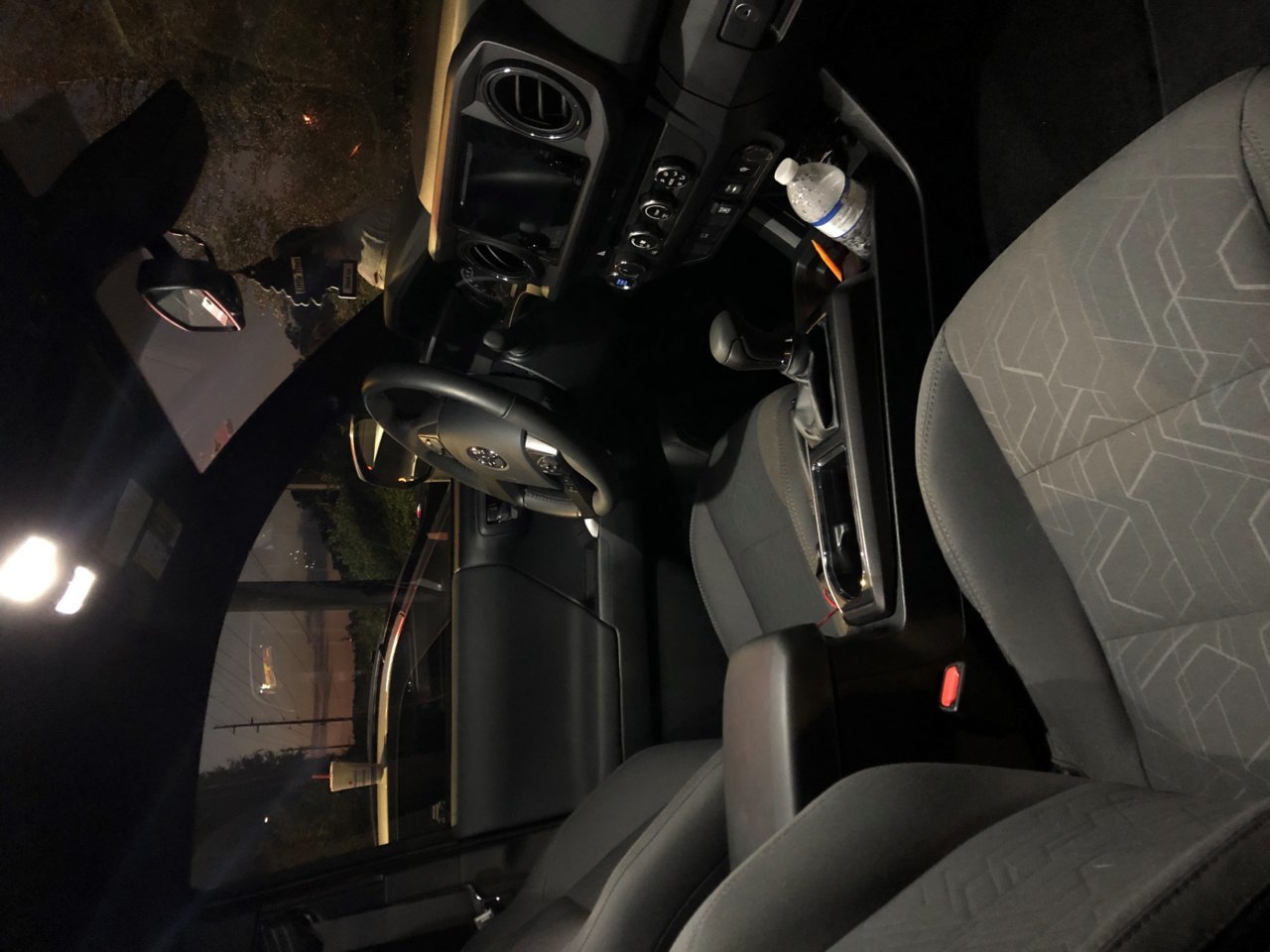 INTERIOR.jpg