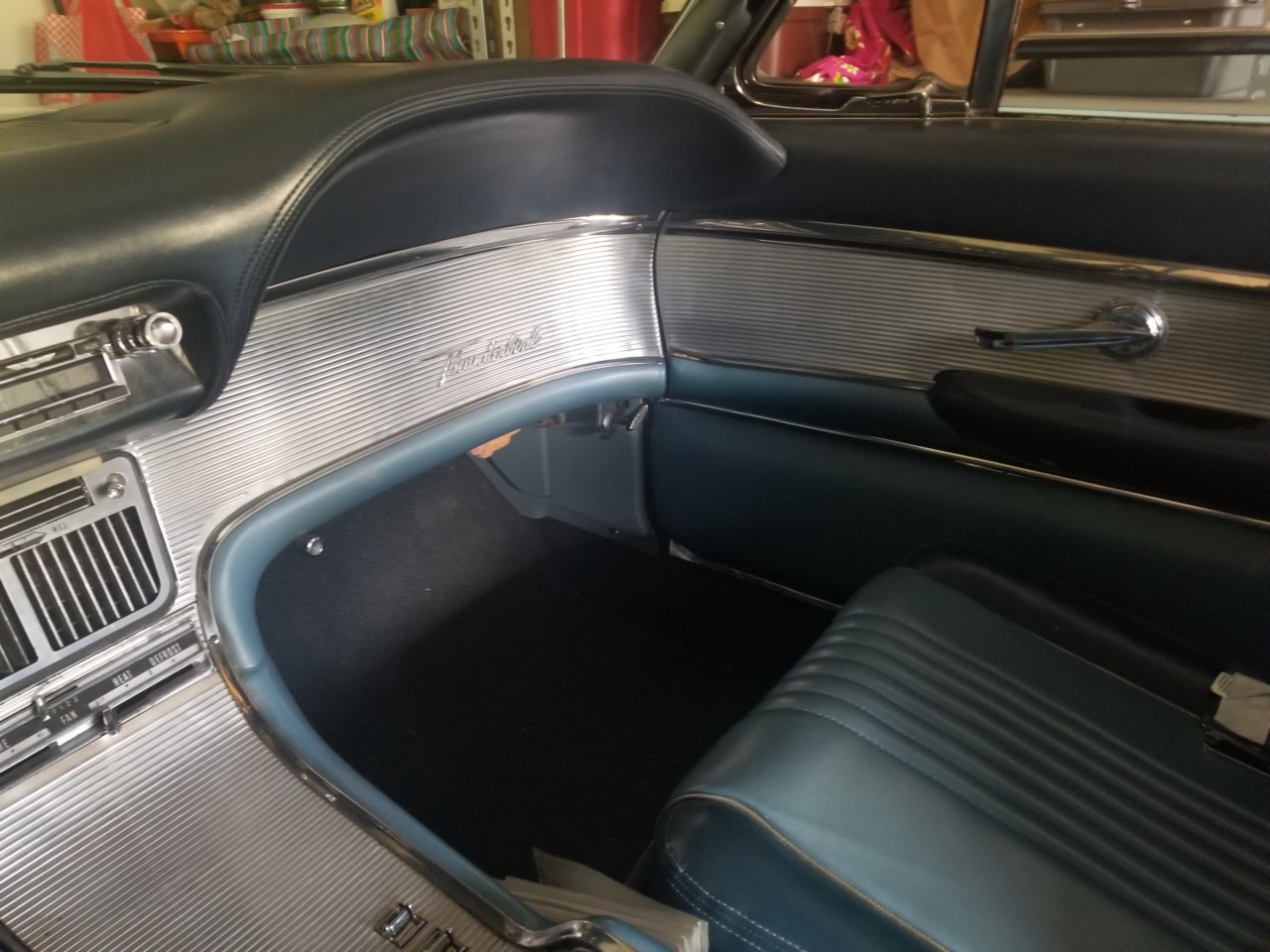 Interior4.jpg