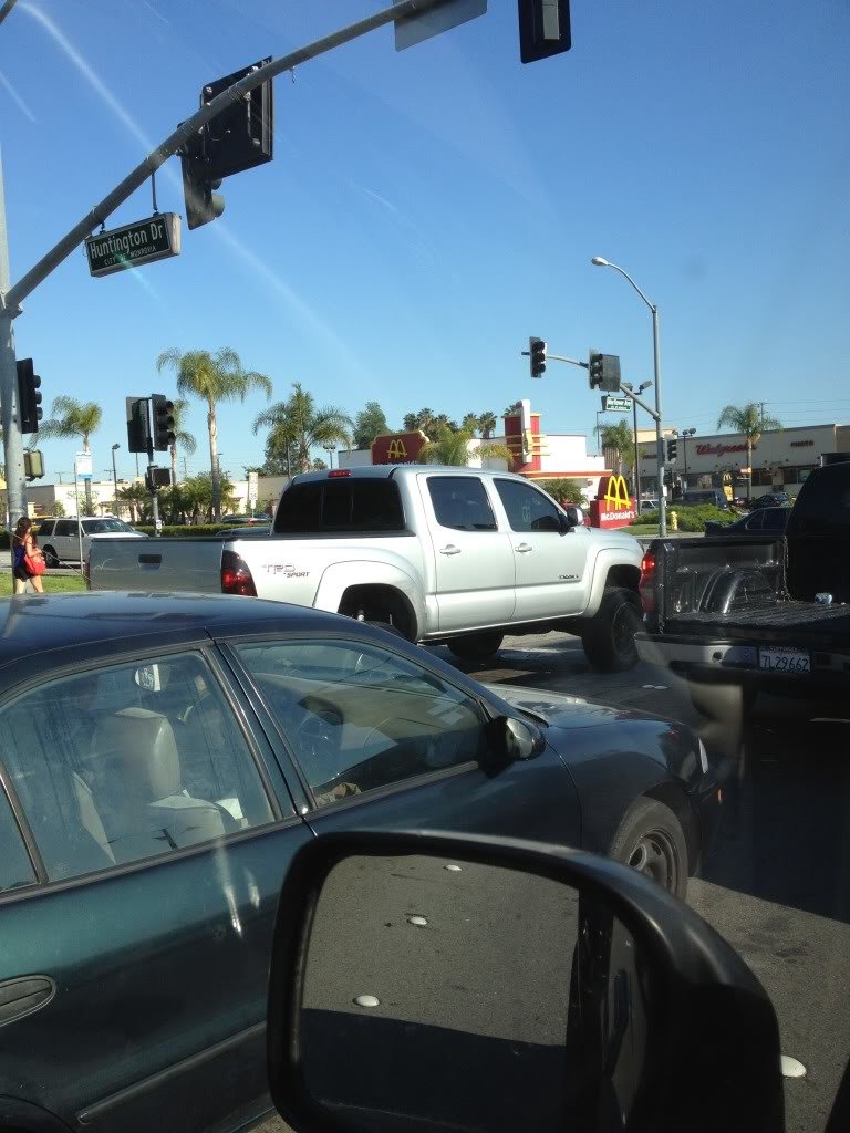 iPhone4spics3002_dbce054644fe1e64a2661fd3573bd90e3db30c04.jpg