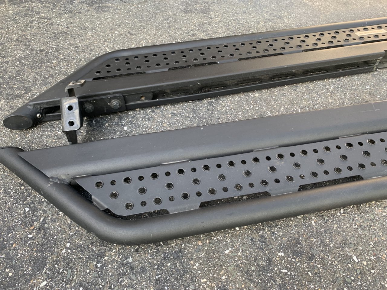 Go Rhino Black Dominator D6 Running Boards $250 