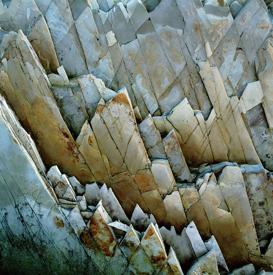 jagged-rocks-micha-pawlitzki.jpg