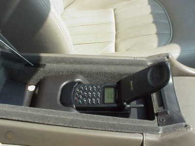 jaguar-xj8-x308-startac-phone-cradle_360_257f5e5aab0db93e25b52c6a5e16d7d5.jpg