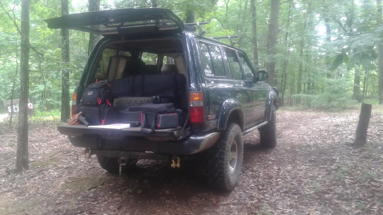 JAY CABIN TABLE 045.jpg