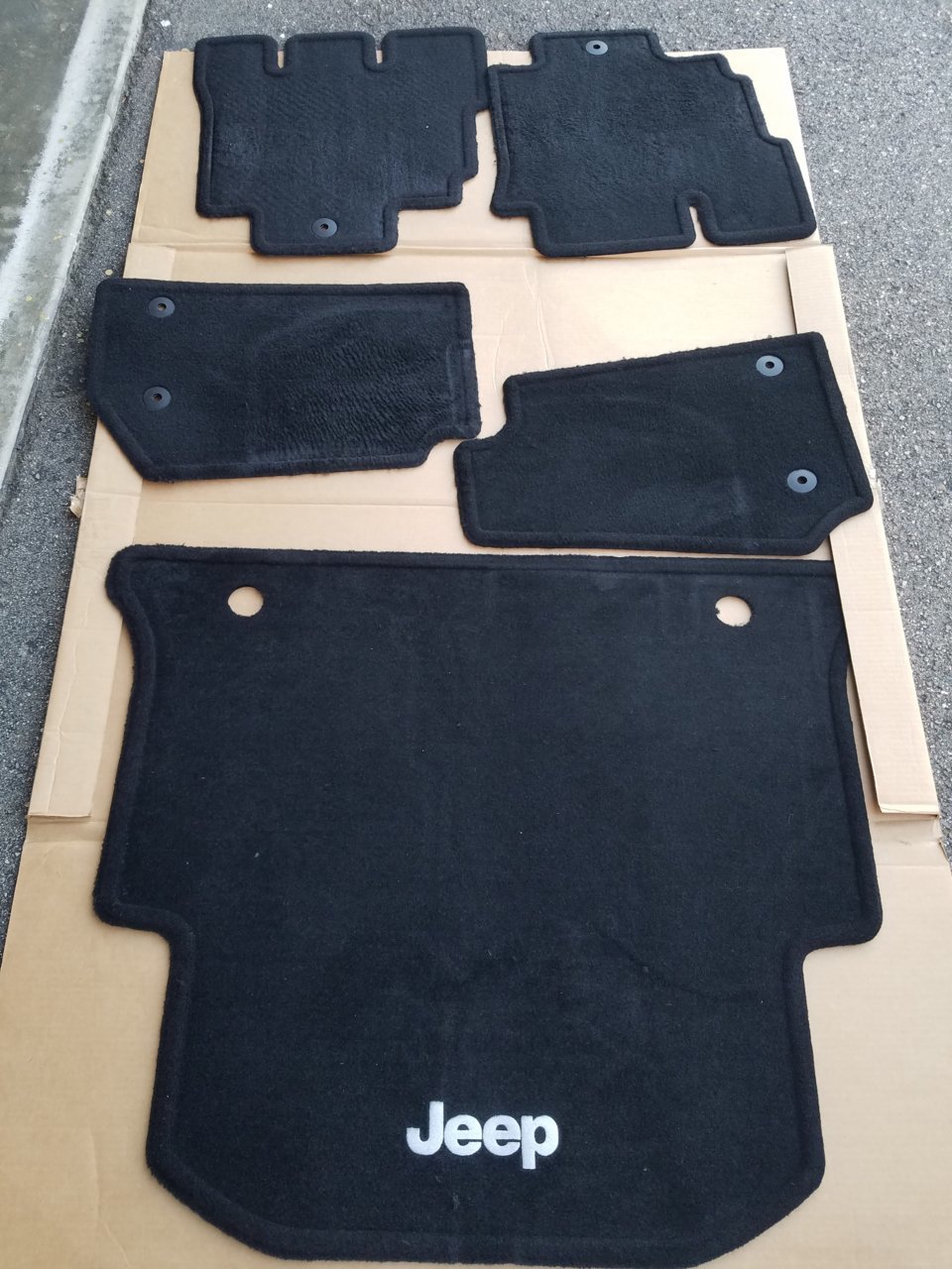 Jeep mats.jpg