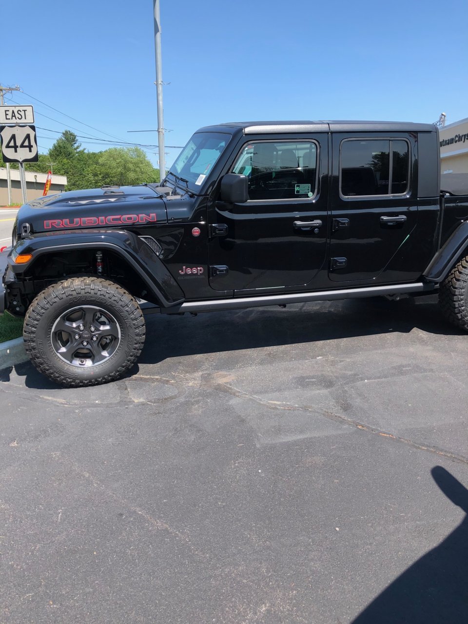 Jeep Ruby.jpg
