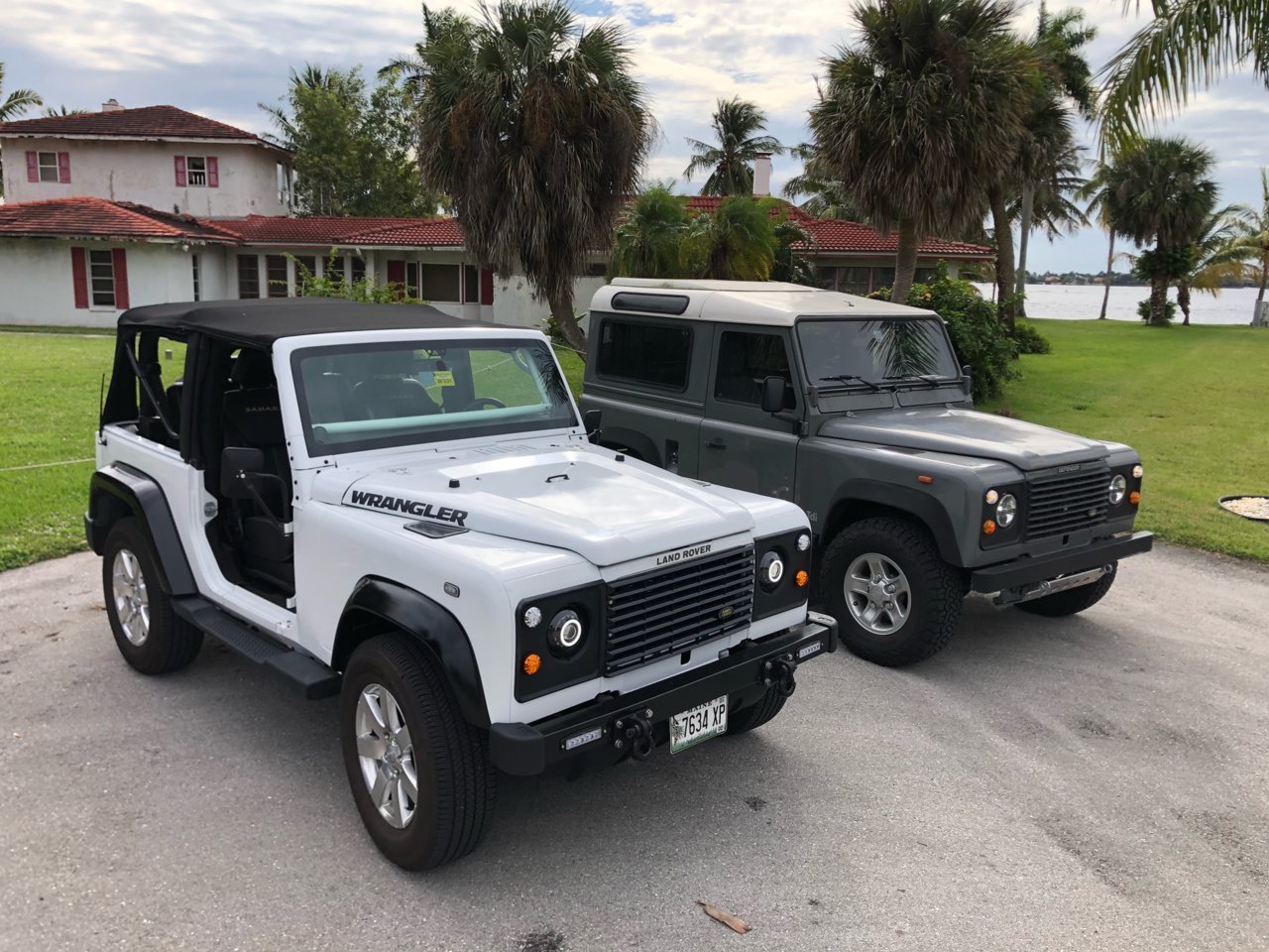 jeep-wrangler-with-land-rover-defender-front-end.jpg