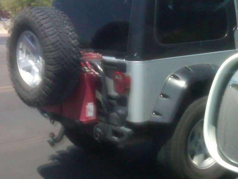 jeeptirecarrier2_0ce9fbf983c5877c357b6b59a9fceb814c091d1f.jpg