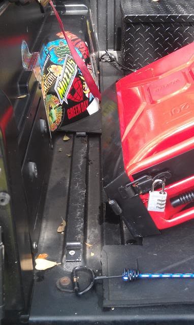 JerryCan6_zpsdd28d5b7_f18bcbc2958b942e9aec1708838c1067c46351be.jpg