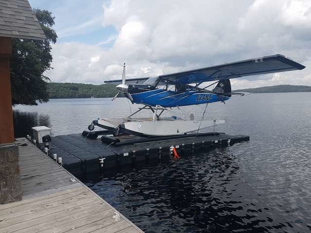 JetDockSeaplaneLiftMain.jpg