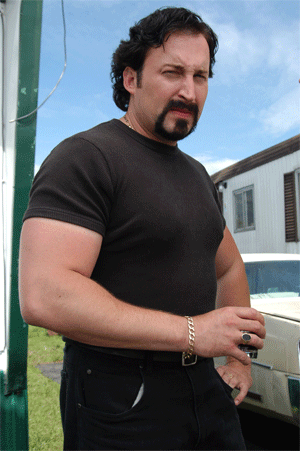 julian2_1990551d636f34d9eefd2a5901d0960ae48093e9.gif