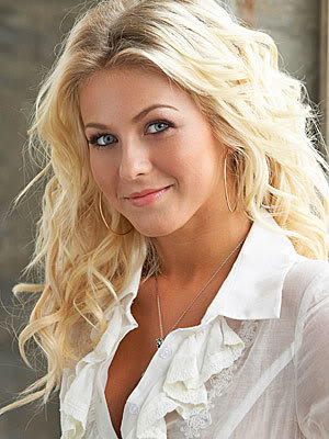 julianne_hough300_8cb9c970133a4e80edb768f4dd498c523fc1e9fb.jpg