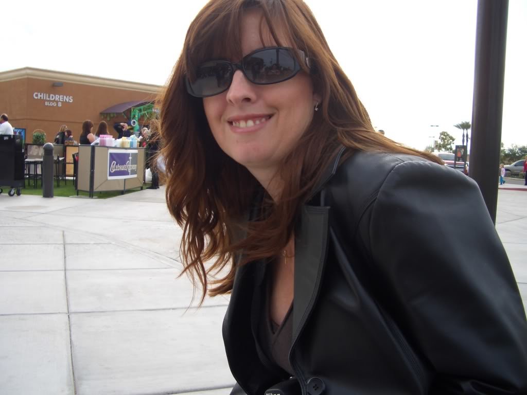Julie003_34a2b1f7bbc7e6b881e31a1d2f002d2e7be05705.jpg