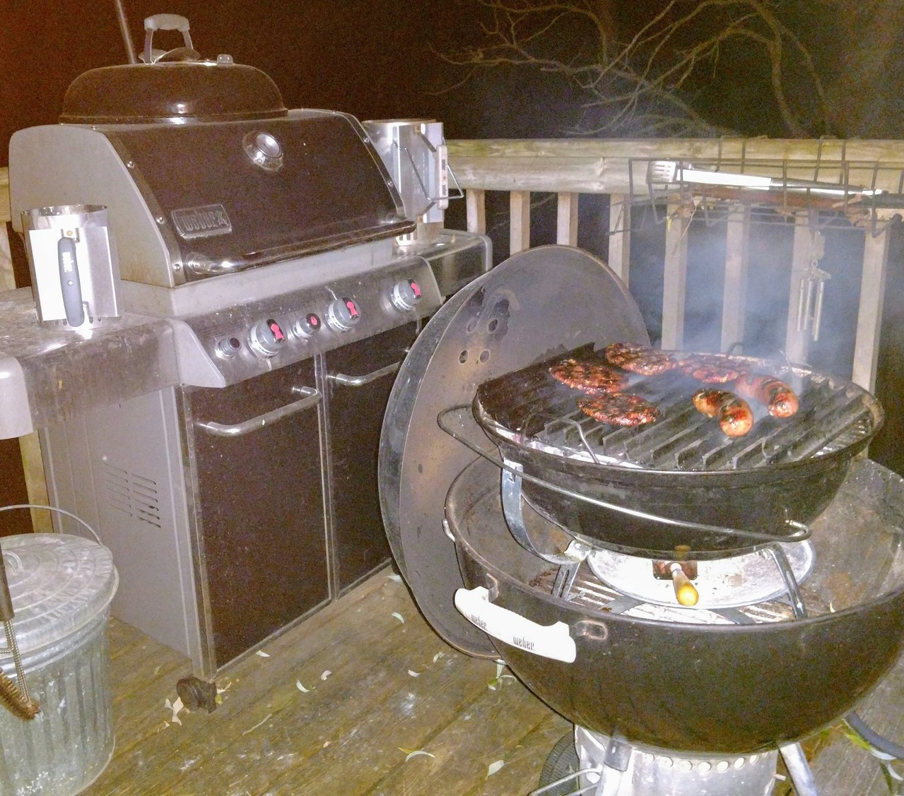 Jumbo Joe in 22 inch kettle.jpg