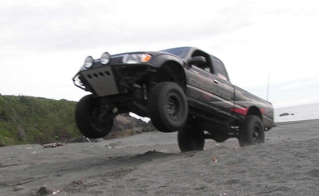 jump_f497f361de593f376b0305c4b791c4f26ae49f5b.jpg