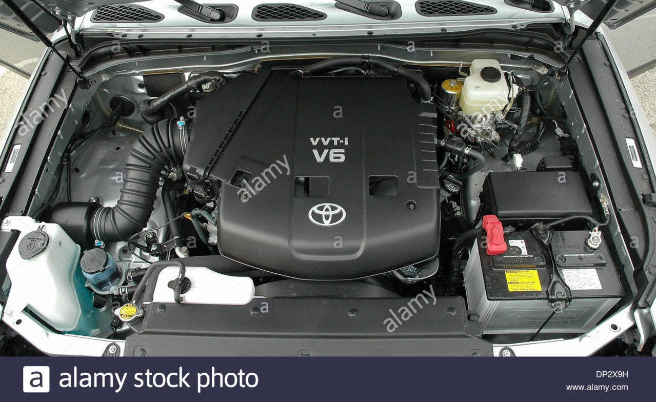 jun-12-2006-los-angeles-ca-usa-2007-toyota-fj-cruiser-40-liter-v6-DP2X9H.jpg