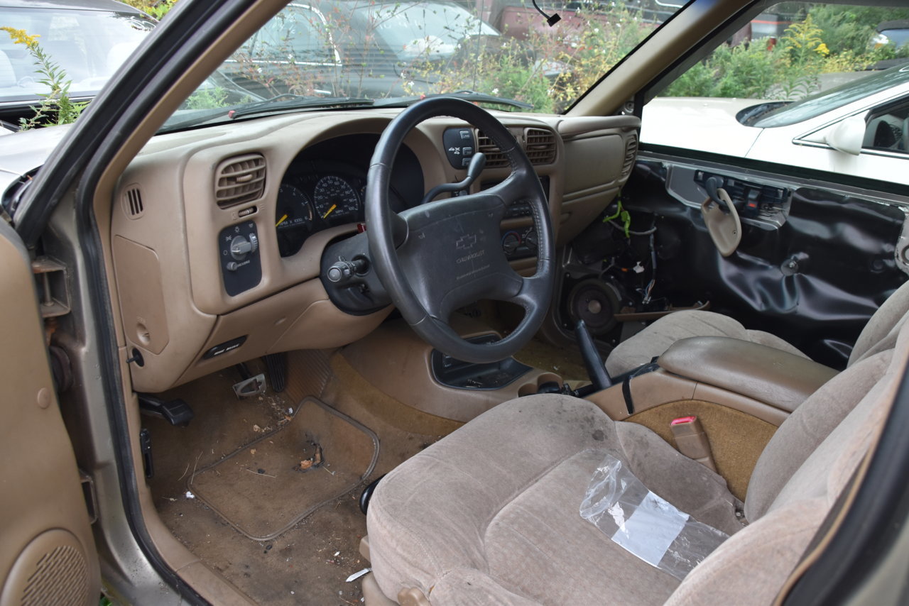 Junkyarding 058.jpg