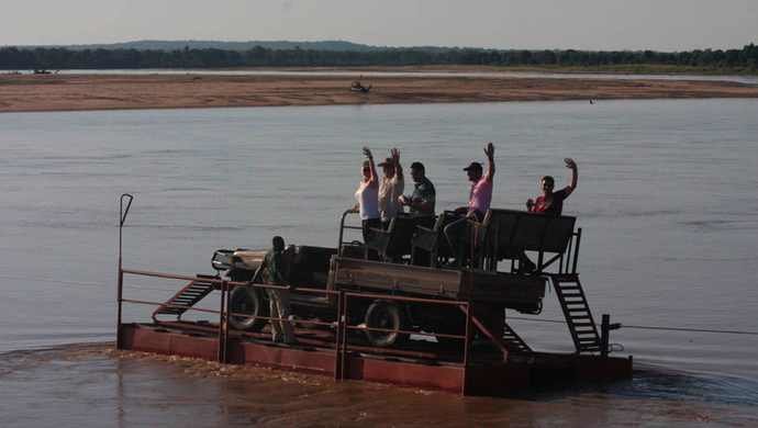 kafunta-pontoon-crossing-luangwa-river-tours-travel-zambia-lodge-camps.jpg
