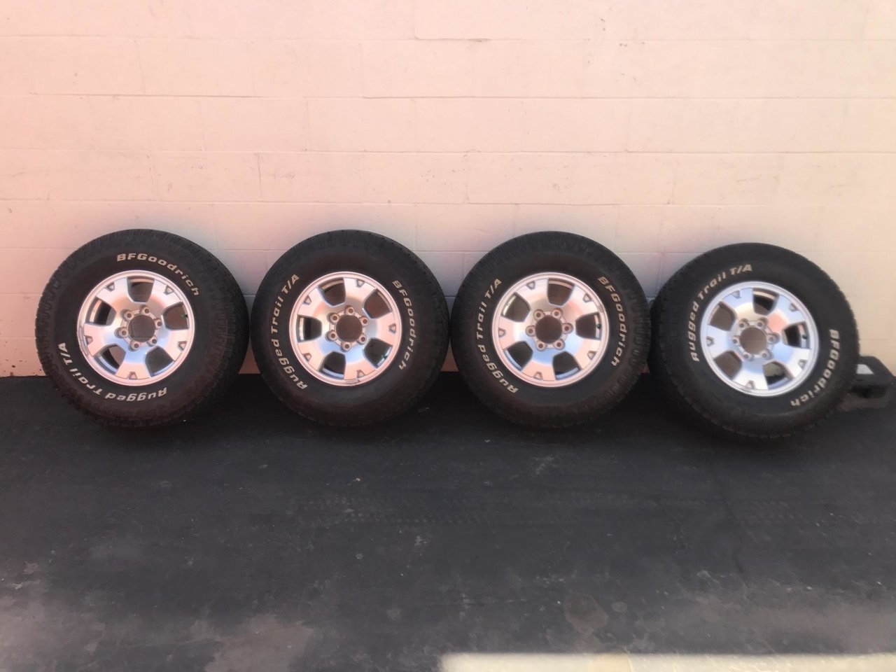 kevs tires.jpg