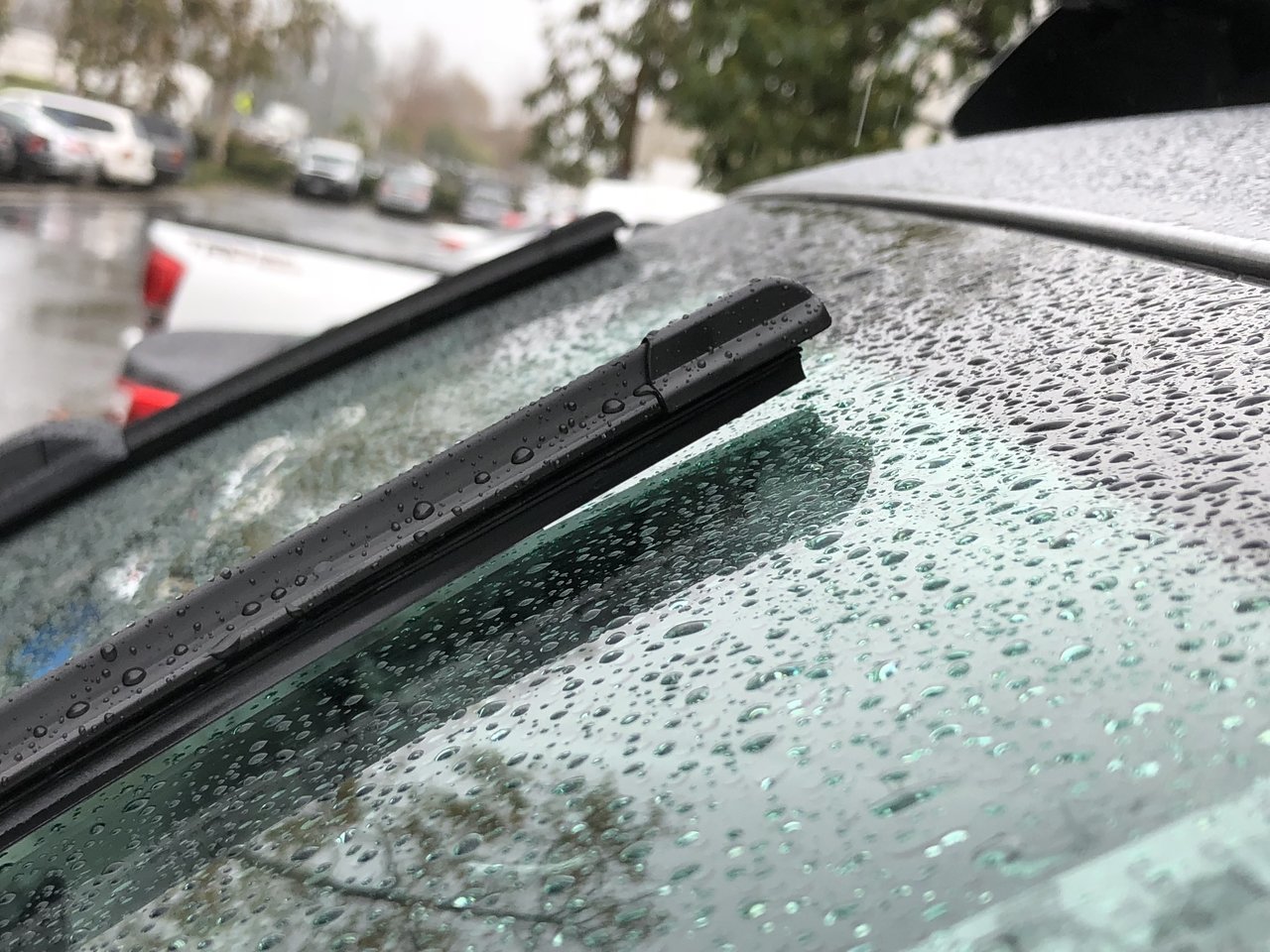 Bosch Icon Wiper Blade problem Drivers side end lifts off glass