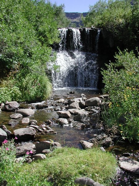 kiger_waterfall_01.jpg