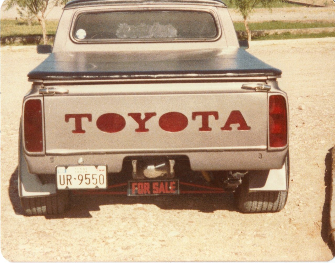 Kirks%20%2777%20Toyota%20Chopped%20pick-_f31f1e1abef7e9f24fa35ba01faf03ca58434e56.jpg