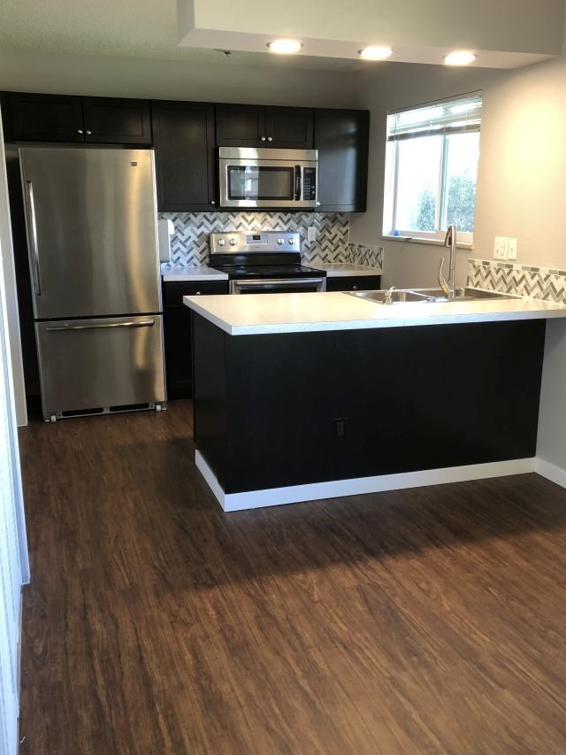 kitchen condo 1.jpg