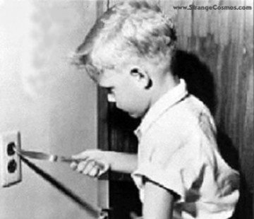 knife-in-light-socket-kid.jpg