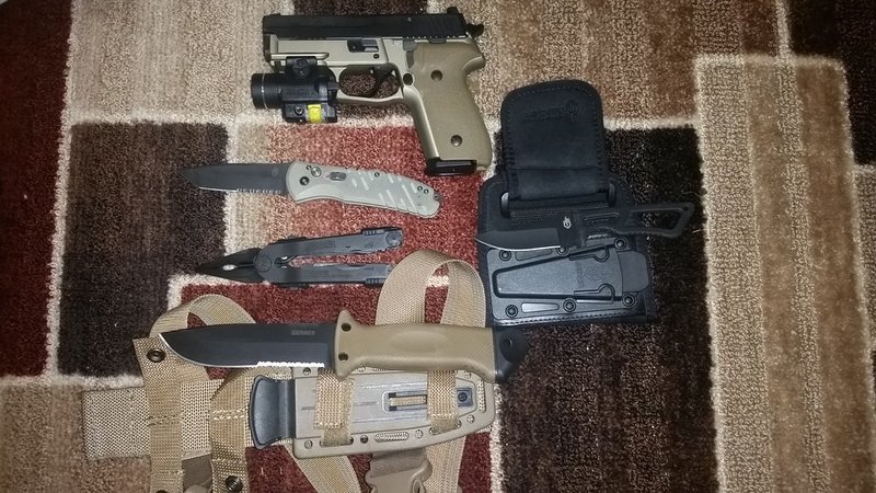 KnivesandSig.jpg
