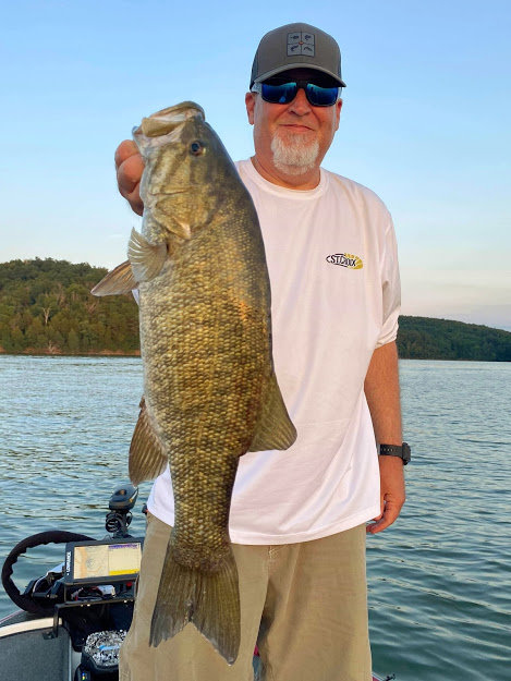 Bank Fishing The River With Nikko Hellgrammites ( Small Mouth