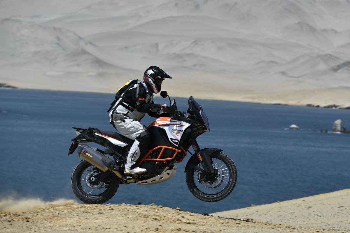 KTM 1290 Super Adventure R wheelie.jpg