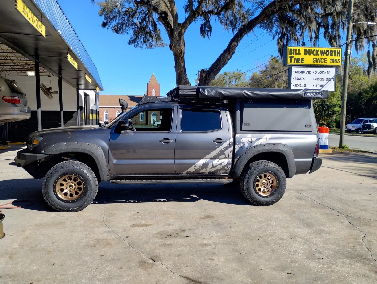 Kumho_AT52_Side.jpg