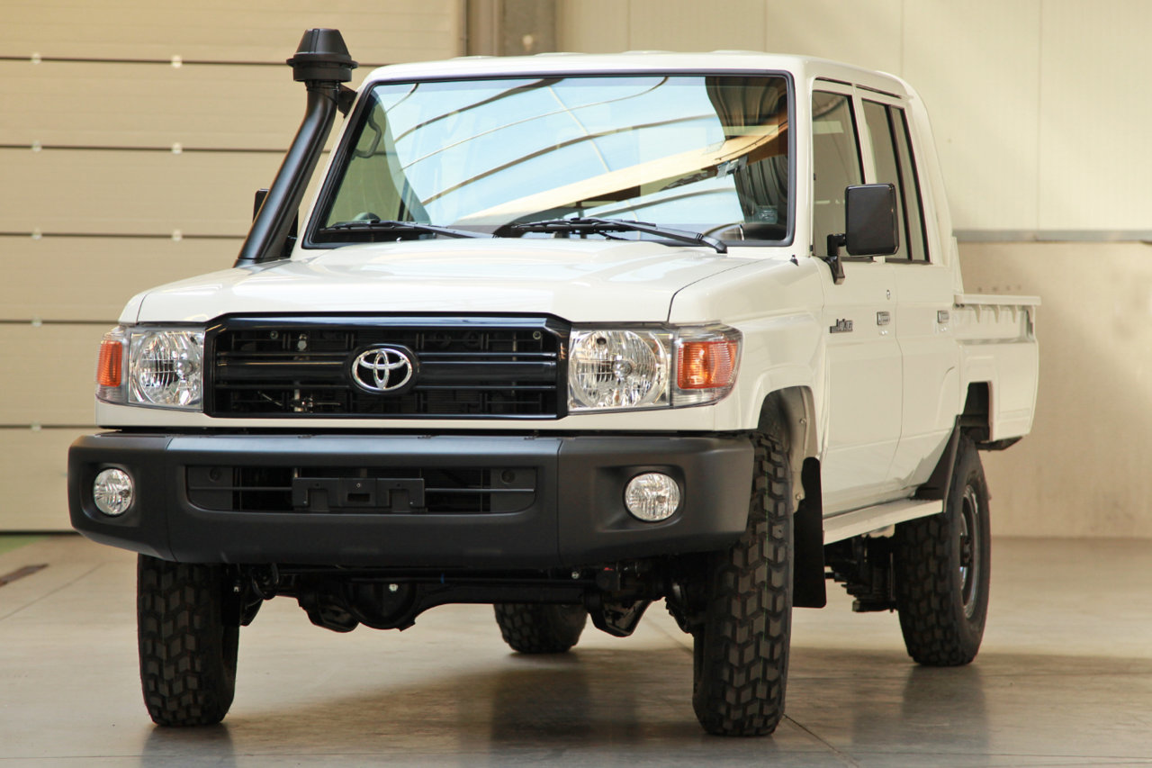 Land-Cruiser-Pick-up-Double-Cab-22.jpg