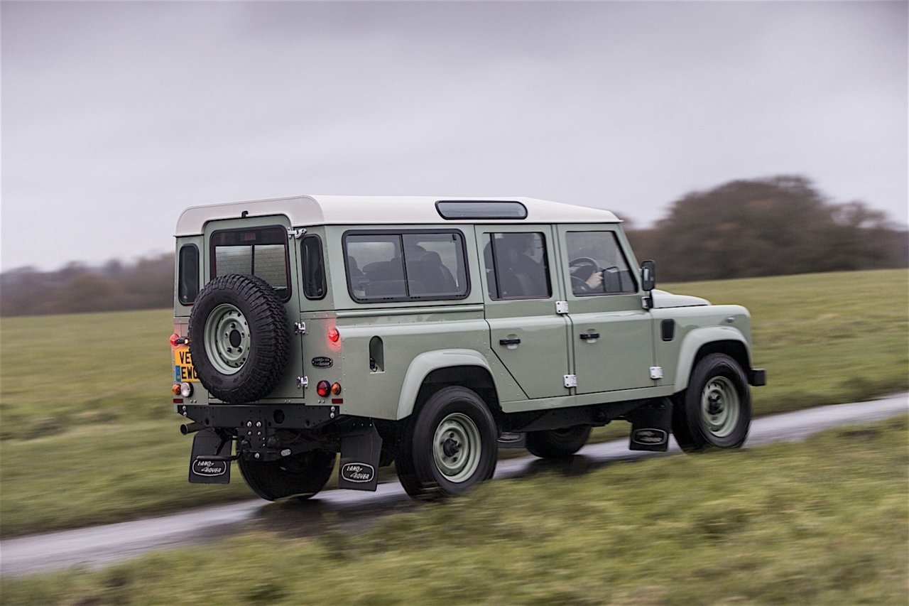 LAND-ROVER-Defender-110-5030_62.jpg