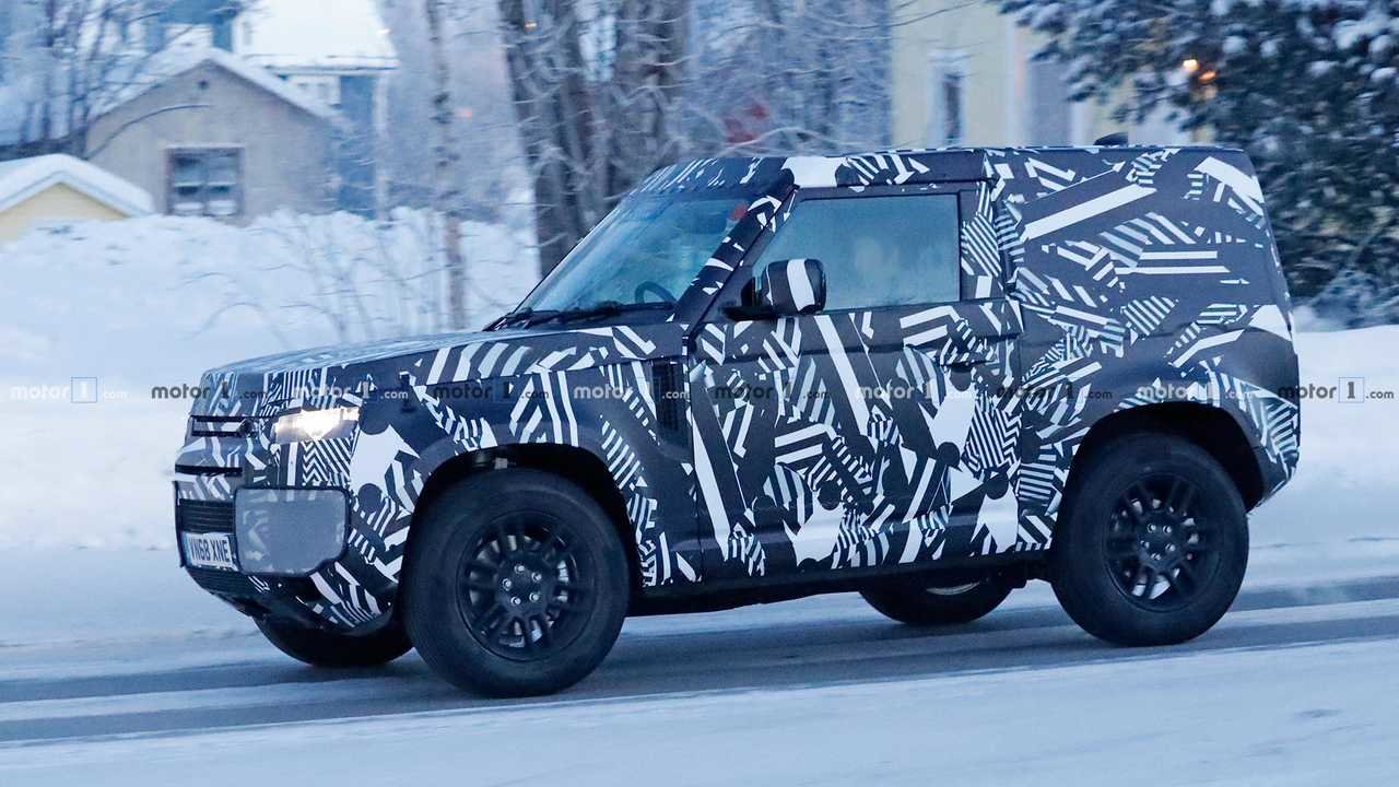 land-rover-defender-90-spy-shots.jpg